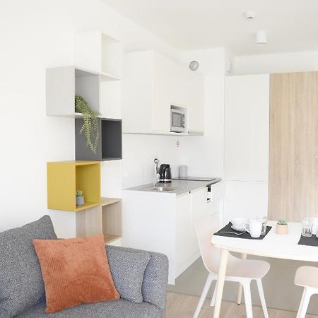 White Apartment Modern Tower Atal Gdynia Exterior foto