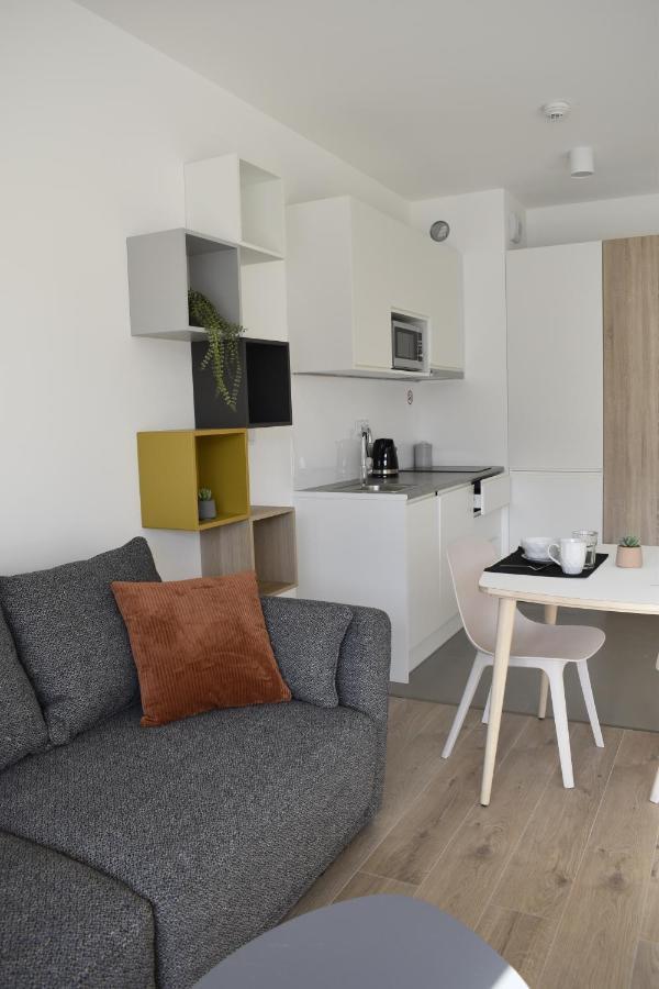 White Apartment Modern Tower Atal Gdynia Exterior foto